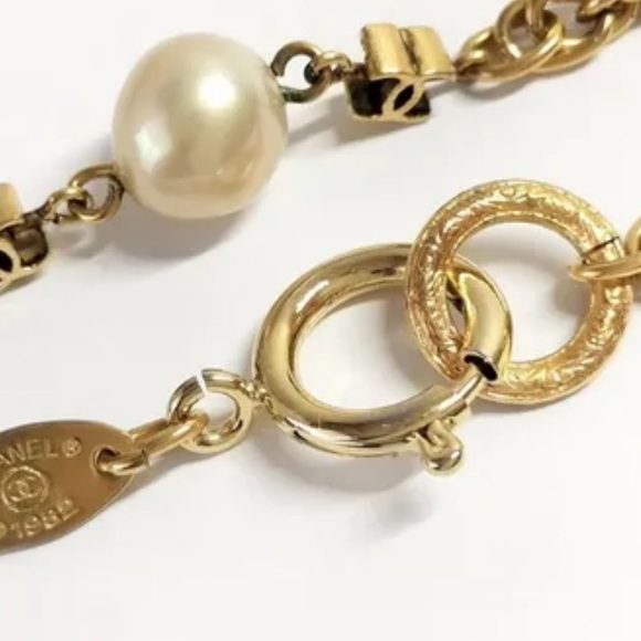 Chanel Vintage Pearl with Gold Plated CC Long Rope Chain - Picture 6 of 6